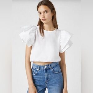 Pull&Bear women's white Crop-top